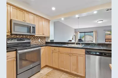 515 NE 38th St #10, Miami, FL 33137 - Photo 27