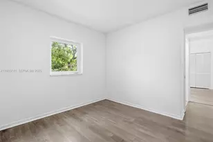 1045 SW 25th Ave, Miami, FL 33135 - Photo 29