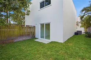 1045 SW 25th Ave, Miami, FL 33135 - Photo 13