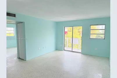428 SW 5th Ave #404, Miami, FL 33130 - Photo 5