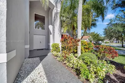 322 Lake Crest Ct, Weston, FL 33326 - Photo 3