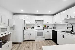 1901 Brickell Ave, Miami, FL 33129 - Photo 13
