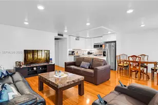 551 SW 135th Ave, Pembroke Pines, FL 33027 - Photo 3