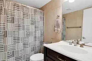 551 SW 135th Ave, Pembroke Pines, FL 33027 - Photo 13