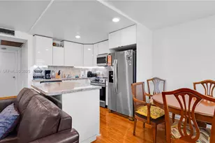 551 SW 135th Ave, Pembroke Pines, FL 33027 - Photo 11