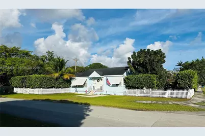 3927 SW 64th Ave, Miami, FL 33155 - Photo 1