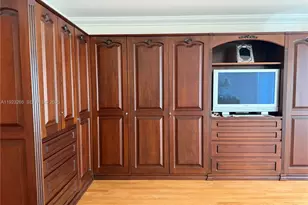 10101 Collins Ave, Bal Harbour, FL 33154 - Photo 23