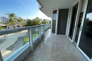 21055 Yacht Club Dr, Aventura, FL 33180 - Photo 15