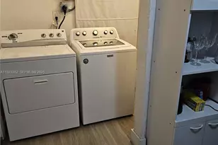 2530 NW 17th St, Fort Lauderdale, FL 33311 - Photo 9