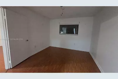 400 W Palm Cir W #305, Pembroke Pines, FL 33025 - Photo 5