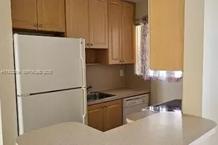 110 SE 2nd St, Hallandale Beach, FL 33009 - Photo 5