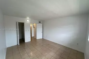 1015 NW 45th Ave, Miami, FL 33126 - Photo 7