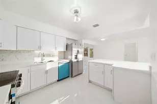 1151 NW 81st Ave, Pembroke Pines, FL 33024 - Photo 5