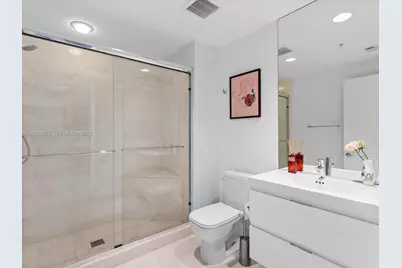 17111 Biscayne Blvd #1104, North Miami Beach, FL 33160 - Photo 21