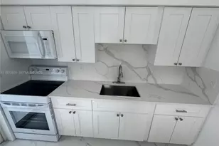 801 NW 109th St, Miami, FL 33168 - Photo 5