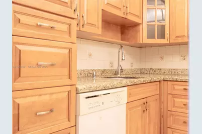 6600 Cypress Rd #406, Plantation, FL 33317 - Photo 5