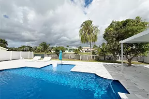 15561 Carriage Ct, Davie, FL 33331 - Photo 23