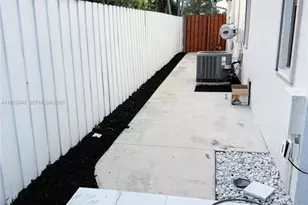 15561 Carriage Ct, Davie, FL 33331 - Photo 35