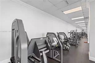 7135 Collins Ave, Miami Beach, FL 33141 - Photo 29