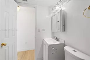 7135 Collins Ave, Miami Beach, FL 33141 - Photo 23