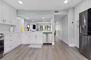 10053 SW 77th Ct, Miami, FL 33156 - Photo 13