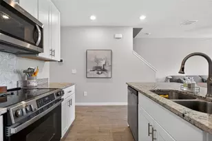 5746 SE Edgewater Cir, Stuart, FL 34997 - Photo 9