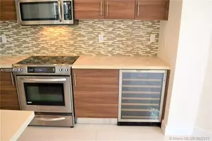 6930 NW 106th Ave, Doral, FL 33178 - Photo 9