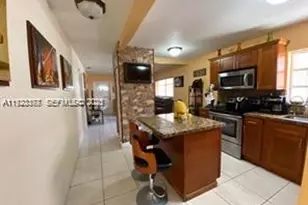 821 W 39th Pl, Hialeah, FL 33012 - Photo 11