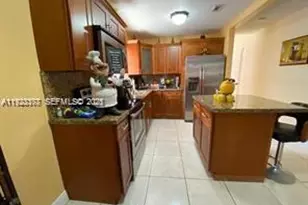 821 W 39th Pl, Hialeah, FL 33012 - Photo 5