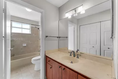 2110 NW 190th Ave, Pembroke Pines, FL 33029 - Photo 25