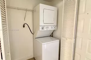 8290 Lake Dr, Doral, FL 33166 - Photo 7