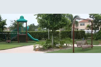 4110 NE 24th St, Homestead, FL 33033 - Photo 15