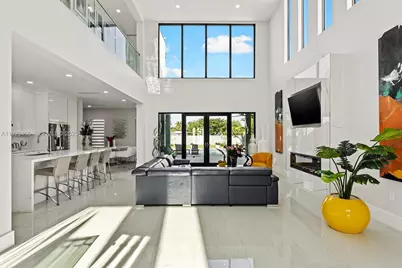 81 S Royal Poinciana Blvd, Miami Springs, FL 33166 - Photo 9