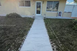 3300 SW 94th Ct, Miami, FL 33165 - Photo 3