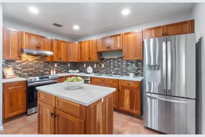 870 NE 35th St, Oakland Park, FL 33334 - Photo 7