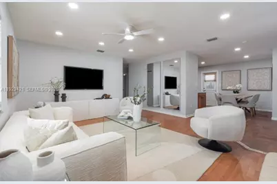 870 NE 35th St, Oakland Park, FL 33334 - Photo 5