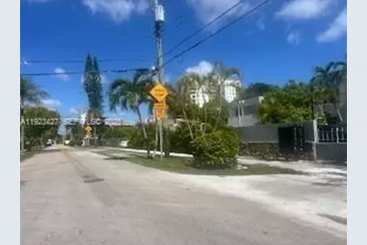 3577 SW 17th St, Miami, FL 33145 - Photo 5