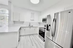 120 Jacaranda Country Club Dr, Plantation, FL 33324 - Photo 5