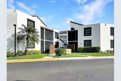 211 Lake Pointe Dr #111, Oakland Park, FL 33309 - Photo 1