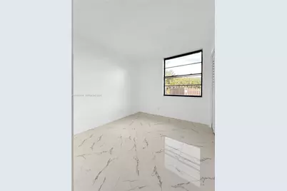 211 Lake Pointe Dr #111, Oakland Park, FL 33309 - Photo 7