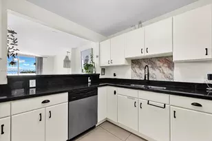 6900 Bay Dr, Miami Beach, FL 33141 - Photo 17