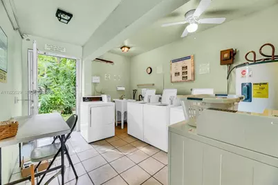 1900 NE 8th Ct #302, Fort Lauderdale, FL 33304 - Photo 29