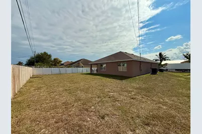 517 SW Lacroix Ave, Port Saint Lucie, FL 34953 - Photo 31