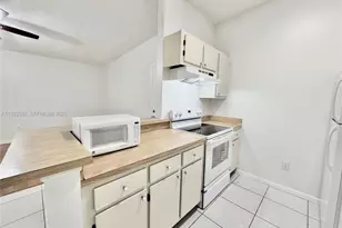 9411 S Belfort Cir, Tamarac, FL 33321 - Photo 7