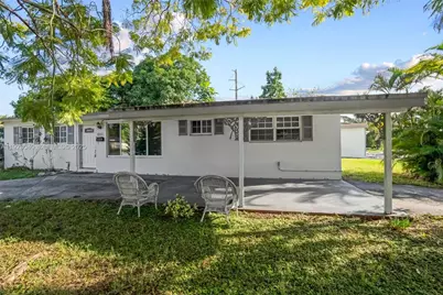 601 SW 64th Pkwy, Pembroke Pines, FL 33023 - Photo 5