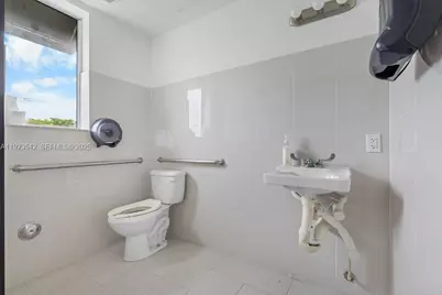 2500 Wilton Dr, Wilton Manors, FL 33305 - Photo 13