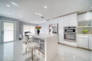 21914 SW 97th Pl, Cutler Bay, FL 33190 - Photo 7