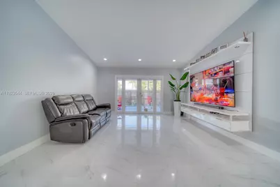 21914 SW 97th Pl, Cutler Bay, FL 33190 - Photo 19