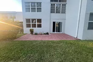 9421 Evergreen Pl, Davie, FL 33324 - Photo 25