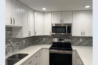 9421 Evergreen Pl #107, Davie, FL 33324 - Photo 3